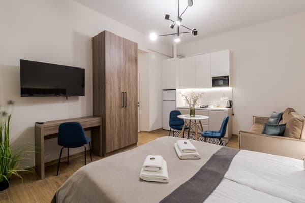 DeMar Apart Vakarchuka 14