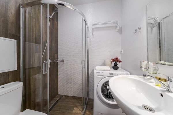 DeMar Apart Zamknena 13