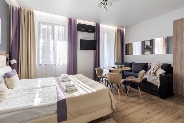 DeMarApart Violet 13