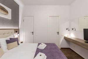 Квартира DeMarApart Violet. Апартаменты двухместный DeMar Apart Bandery 1 (2+2) 4