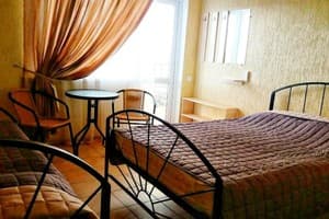 Гостиный двор Дельфин. Стандартный трехместный номер 2