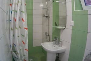 Гостиный двор Дельфин. Улучшенный трехместный номер 4