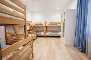 Отель Discovery Hotel. Эконом 8-местный  2