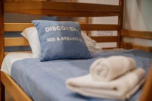 Отель Discovery Hotel. Эконом 8-местный  3