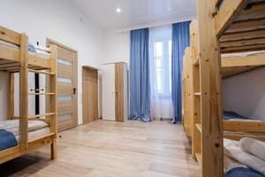 Отель Discovery Hotel. Эконом 8-местный  5