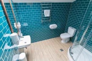 Хостел Dream Hostel Lviv. Стандарт 4-местный  с собственной ванной комнатой 3