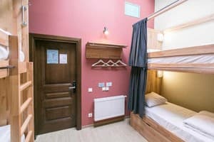Хостел Dream Hostel Lviv. Стандарт 4-местный  с собственной ванной комнатой 2