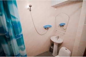 База отдыха Энергостроитель. Комфорт 5-местный трехкомнатный 4