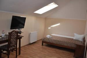 Отель Етна. Комфорт трехместный  2