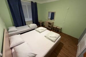 Хостел FOX Hostel Kyiv. Эконом трехместный  2