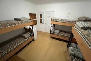 Хостел FOX Hostel Kyiv. Место в общем 6-местном номере  1