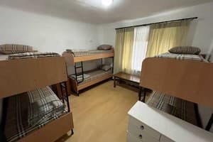 Хостел FOX Hostel Kyiv. Место в общем 6-местном номере  2