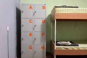 Хостел FOX Hostel Kyiv. Место в общем 8-местном номере  6