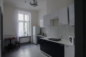 Family Hostel Lviv 8