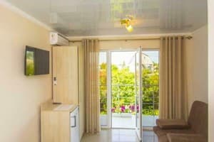 Отель Favourite. Люкс 4-местный  3