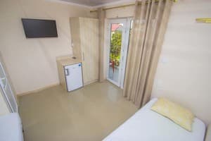 Отель Favourite. Люкс трехместный  6