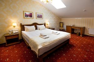 Отель Fenix Town. Улучшенный двухместный мансардный 1