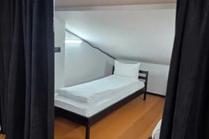 Хостел Fire Station Hostel. Место в общем 6-местном номере  6