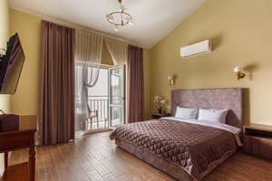 Коттедж Five seasons. Коттедж 6-местный Лавандовое утро 1