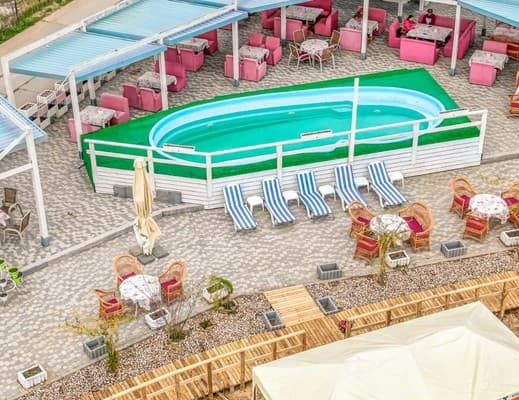 Flamingo family club 2