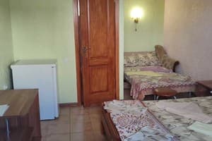 Отель Фонтан. Стандарт трехместный 1 этаж (+1) 2