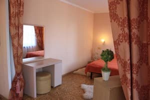 Мини-отель For You. Люкс 4-местный  5