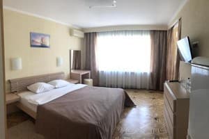 Мини-отель For You. Полулюкс 4-местный  1