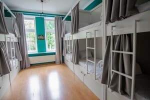 Мини-отель Friends hostel. Место в общем 12-местном номере  3