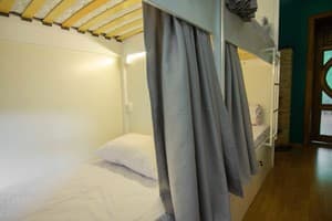 Мини-отель Friends hostel. Место в общем 9-местном номере  4