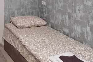 Хостел Гном & Gnome. Место в общем 5-местном номере с балконом 2