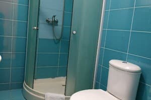 Отель Гостевой дом писателей. Семейный трехместный двухкомнатный с видом на море 9