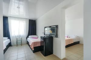 Готель Happy Land Hotel . Стандарт 4-місний 4