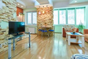 Квартира Home-Hotel на левом берегу ул. Митрополита Андрея Шептицкого, 1-а. Апартаменты трехместный ул.Шептицкого 1-а 9