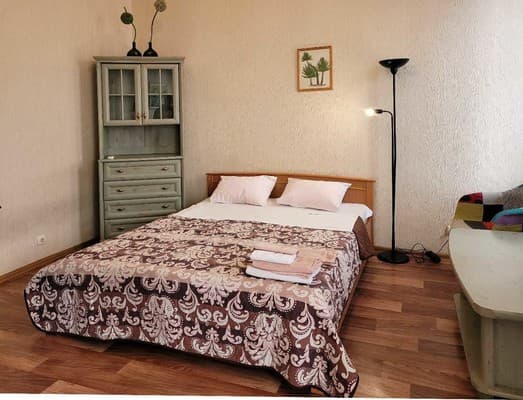 Квартира Home Hotel ул. Братская, 15/9