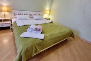 Home Hotel ул. Евгения Сверстюка 8 3
