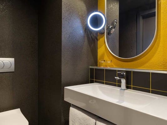 Ibis Kyiv Beresteiska 7