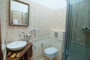 Мини-отель Inn Lviv. Семейный 4-местный люкс с двумя спальнями 8