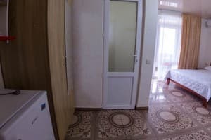 База отдыха Ирина. Улучшенный 4-местный Премиум  с видом на море 6