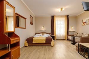 Отель Кайзер во Львове. Делюкс 4-местный с мини кухней 1