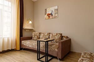 Отель Кайзер во Львове. Делюкс 4-местный с мини кухней 2