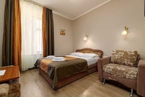 Отель Кайзер во Львове. Стандарт трехместный  1