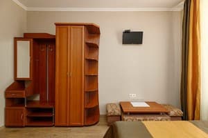 Отель Кайзер во Львове. Стандарт трехместный  7