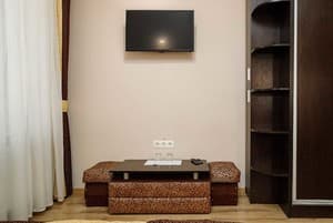 Отель Кайзер во Львове. Стандарт трехместный  16