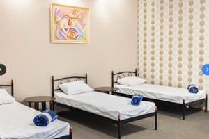 Хостел Koleso. Место в общем 7-местном номере  3