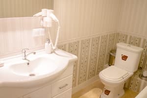 Гостинично-ресторанный комплекс Коляда. Люкс 6-местный  8