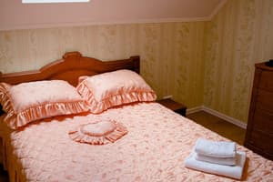 Гостинично-ресторанный комплекс Коляда. Люкс 6-местный  9