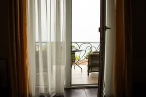 Гостинично-ресторанный комплекс Коляда. Полулюкс двухместный с балконом и видом на море 2