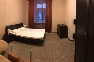 Апарт-отель Контрабас. Делюкс двухместный с диваном 1