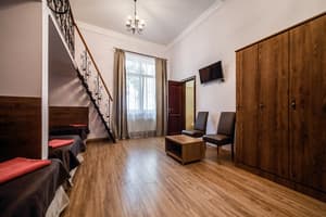 Отель Kryva Lypa (Крива Липа). Стандарт 6-местный двухуровневый 2