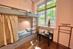 Хостел KustHostel. Место в мужском 8-местном номере  1